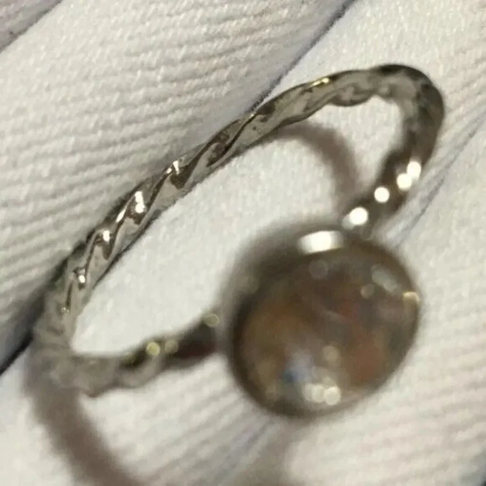 N/A twisted band